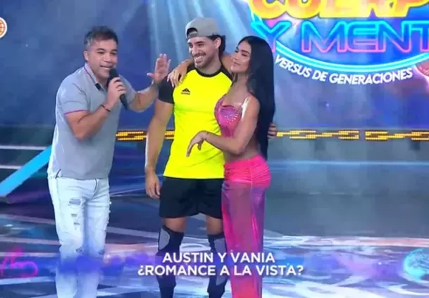 Vania Bludau y Austin Palao coquetearon en EEG / Captura