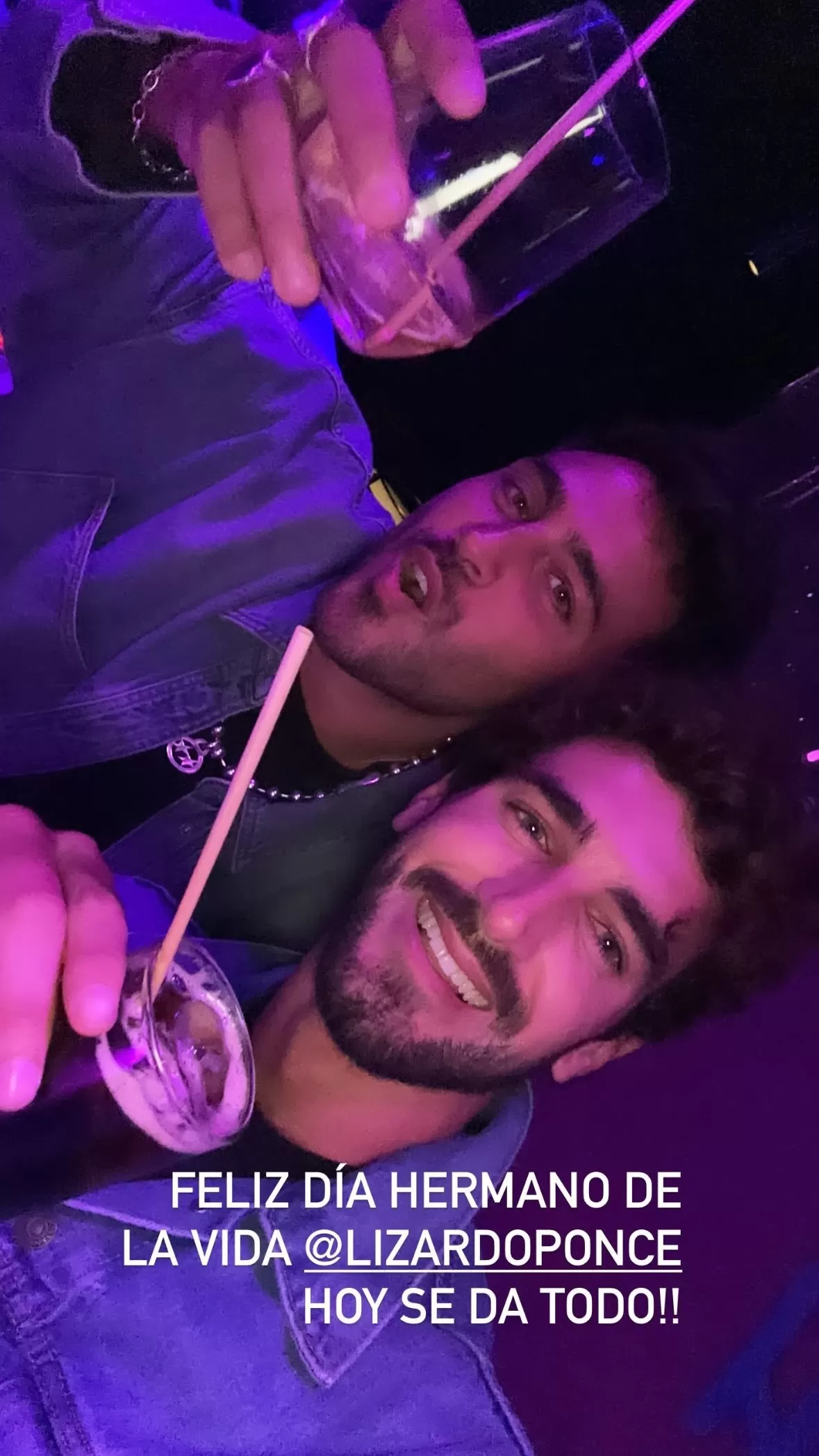 Austin Palao festejando el cumpleaños de Lizardo Ponce. Fuente: Instagram