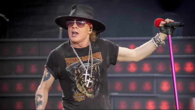 Axl Rose, vocalista de Guns N' Roses, fue acusado de agresión sexual 