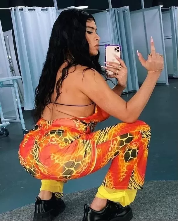 Bad Bunny apareció caracterizado como drag en su videoclip 'Yo perreo sola'. Fuente: Instagram