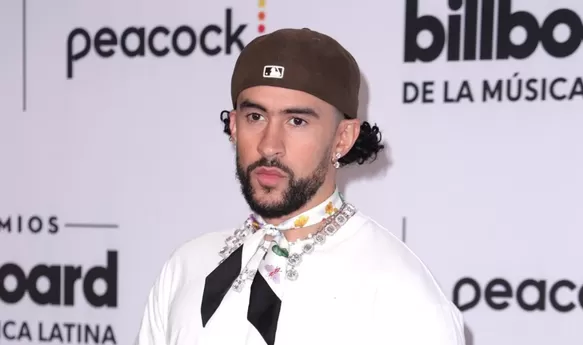 Bad Bunny fue duramente criticado por hacerle desplante a Maite Perroni en la entre de los Latin Billboard/ Foto: Instagram