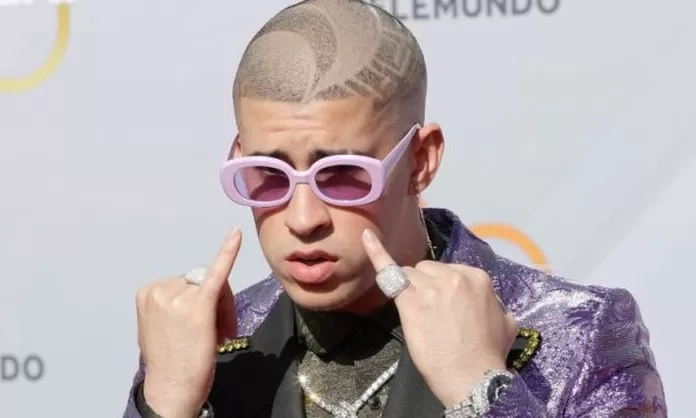 VIDEO  El regalo de «Bad Bunny» a los padres de Puerto Rico - 800Noticias