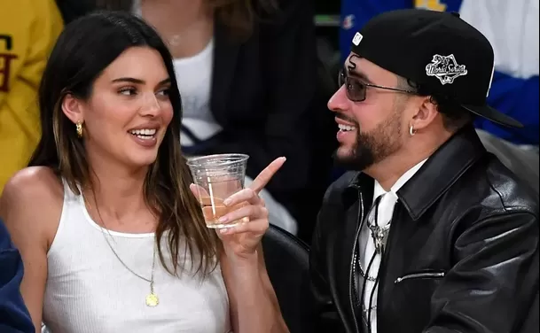 Kendall Jenner y Bad Bunny disfrutaron juntos un partido de los Lakers. Fuente: AFP