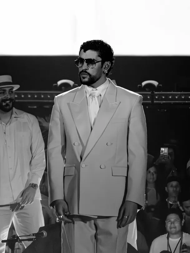 Bad Bunny y Gabriela Berlingeri juntos en cena romántica/ Instagram Bad Bunny y Gabriela Berlingeri juntos en cena romántica/ Instagram