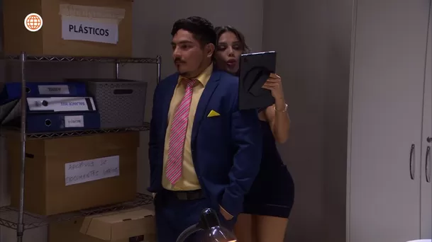 Bambi correteó a Joel por toda su oficina para seducirlo. Fuente: AméricaTV