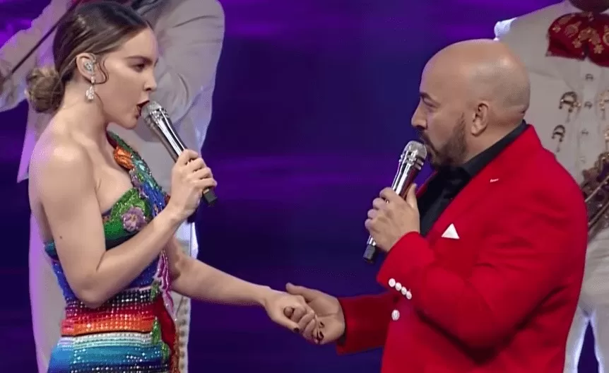 Belinda y Lupillo Rivera se enamoraron durante las grabaciones de 'La Voz México'. Fuente: Youtube/Captura