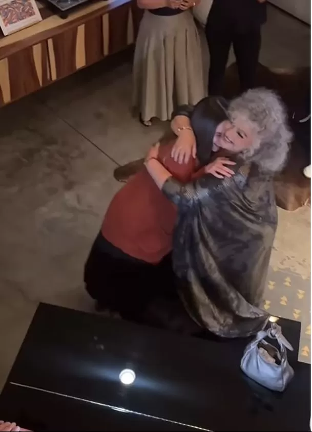 Belinda se emocionó al cantar 'Él Me Mintió' junto a Amanda Miguel. Fuente: Instagram