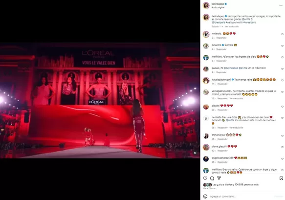 Belinda sufrió caída en pasarela en París. Fuente: Instagram