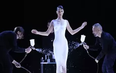 Bella Hadid y el vestido creado con spray en plena pasarela que alborota a todos  - Noticias de estafaban