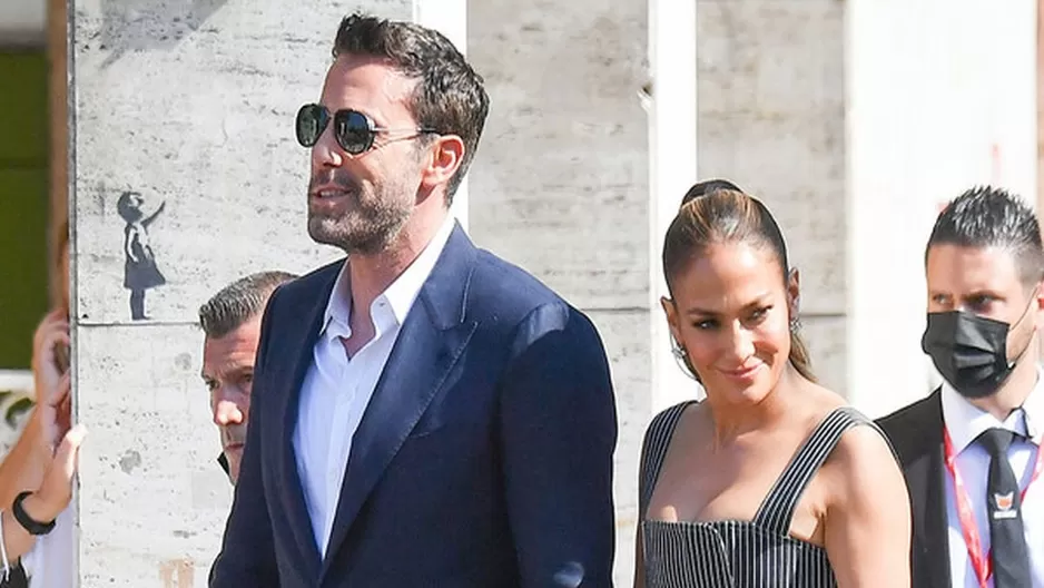 Ben Affleck y Jennifer Lopez, juntos en la alfombra roja de Venecia / Foto: Hola