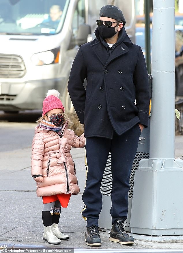 Bradley iba a recoger a su hija Lea De Seine cuando ocurrió el incidente en el metro.