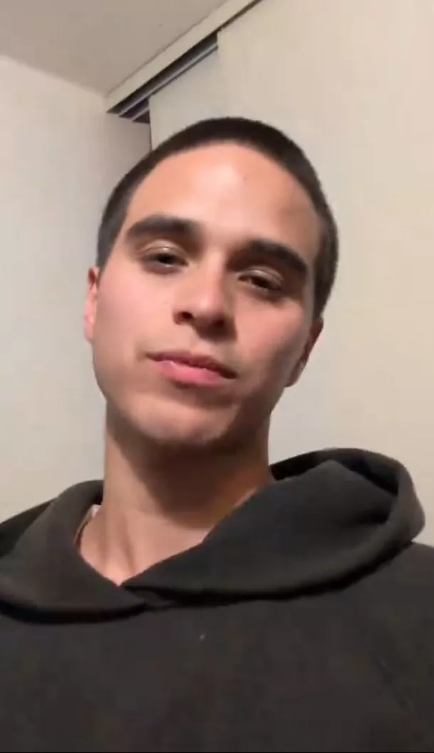 Brando Gallesi anunció que pondrá en pausa sus transmisiones en vivo luego de recibir críticas por un comentario realizado durante un stream en Kick.Video: TikTok @_brandogallesi Brando Gallesi anunció que pondrá en pausa sus transmisiones en vivo luego de recibir críticas por un comentario realizado durante un stream en Kick.Video: TikTok @_brandogallesi