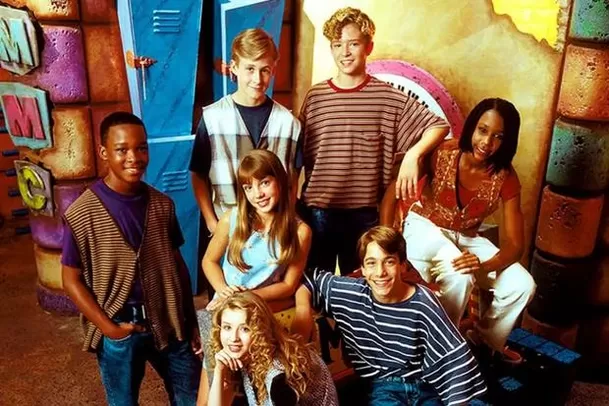 Britney Spears en The Mickey Mouse Club de Disney junto a Christina Aguilera, Justin Timberlake y Ryan Gosling. Fuente: Disney