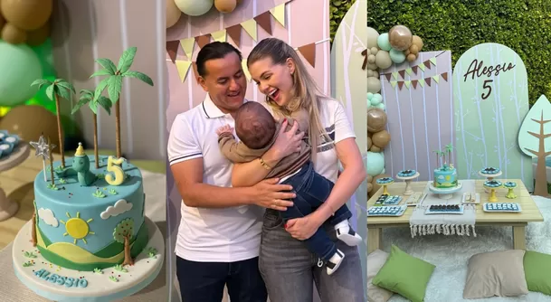 Esposos posaron felices junto a su hijo | Instagram