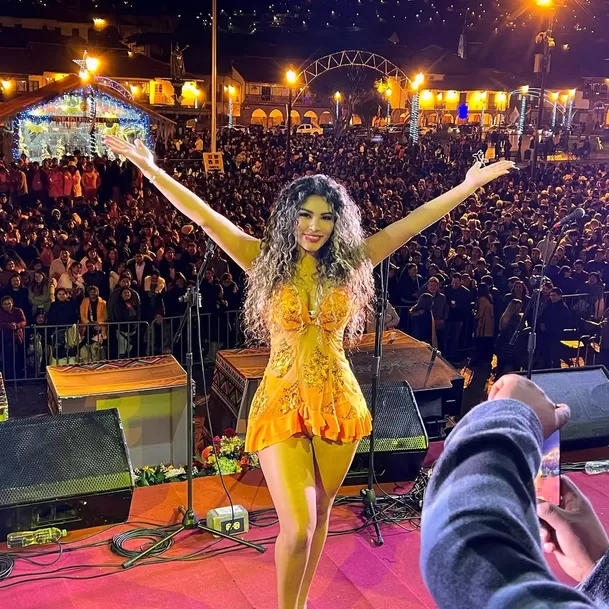 Molly Gereda, cantante de Puro Sentimiento , dejó entrever supuestos coqueteos con su jefe Christian Domínguez / Instagram Molly Gereda, cantante de Puro Sentimiento , dejó entrever supuestos coqueteos con su jefe Christian Domínguez / Instagram
