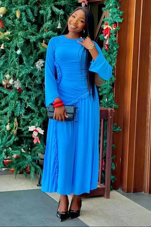 La cantante Ifunanya Nwangene, conocida por su paso por The Voice Nigeria, falleció a los 26 años tras sufrir una mordedura de serpiente mientras dormía. Foto: Instagram