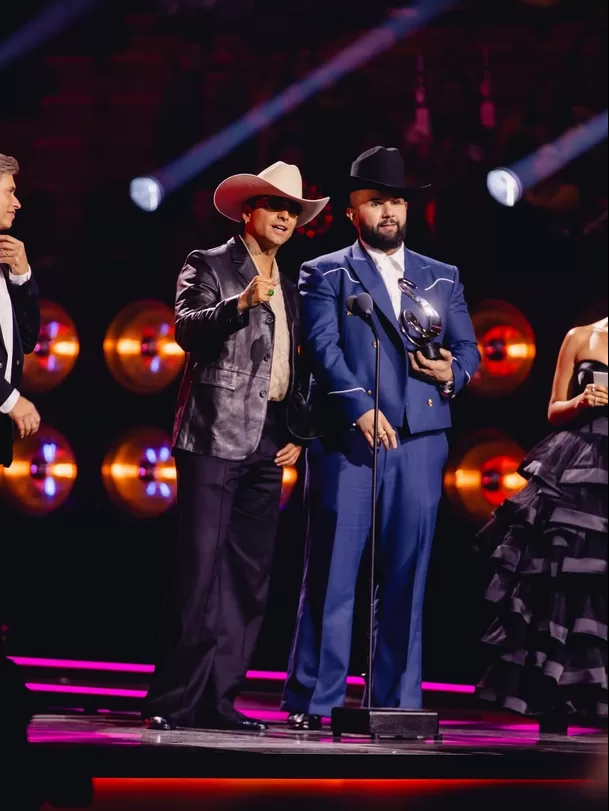 Carín León compuso la canción "No Pasa de Moda" para Christian Nodal / Instagram