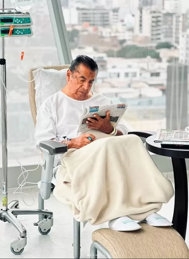 El locutor radial aprovechó el Día del Padre para sincerarse sobre el delicado problema de salud que enfrentó su progenitor. Video: Instagram @carlonchodemoda El locutor radial aprovechó el Día del Padre para sincerarse sobre el delicado problema de salud que enfrentó su progenitor. Video: Instagram @carlonchodemoda