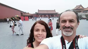 Carlos Alcántara y su esposa en China. Foto: Facebook Oficial