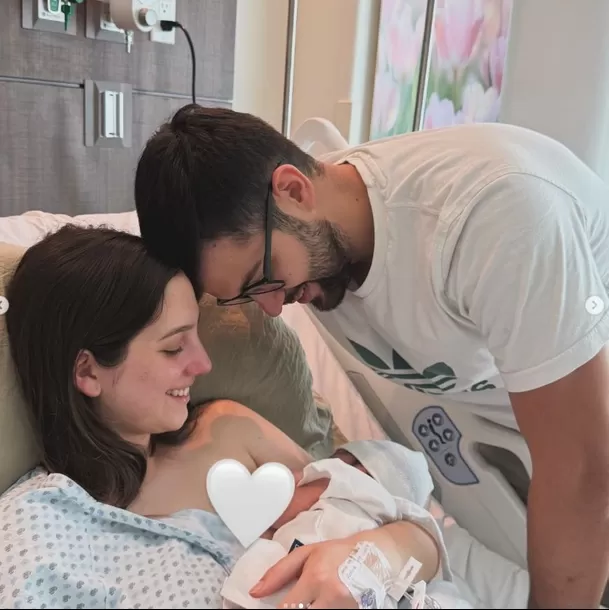 La recordada modelo de Habacilar vive uno de los momentos más emocionantes de su vida tras la llegada de su primer nieto. Cati Caballero compartió tiernas imágenes junto a Massimo y su hija Alejandra Feldmuth. Foto: ig @cati_caballero
