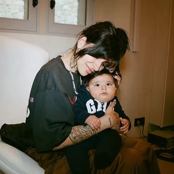 Cazzu junto a su hija Inti. Fuente: Instagram