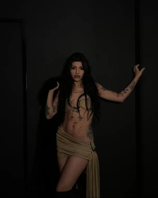 Cazzu denuncia discriminación por sus tatuajes. Fuente: Instagram