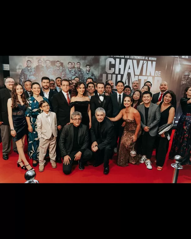 El elenco de 'Chavín de Huántar, el rescate del siglo' en la noche de estreno de la cinta peruana / Instagram El elenco de 'Chavín de Huántar, el rescate del siglo' en la noche de estreno de la cinta peruana / Instagram