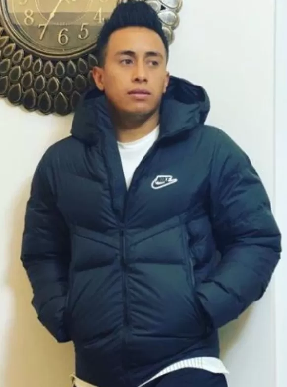 La separación del futbolista Christian Cueva no impidió que se reúna con su menor hijo en la playa/Foto: Instagram