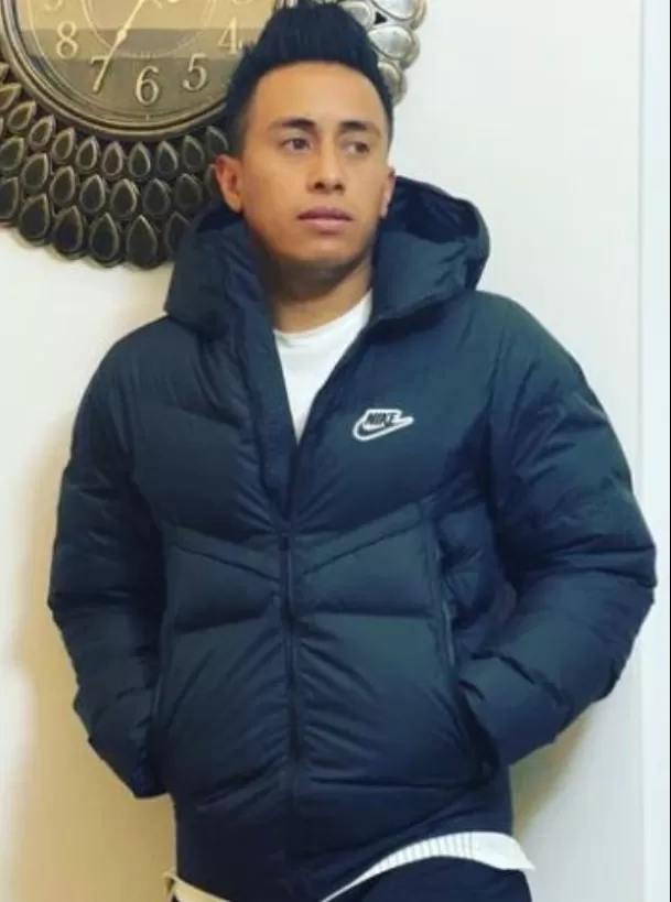 La separación del futbolista Christian Cueva no impidió que se reúna con su menor hijo en la playa/Foto: Instagram