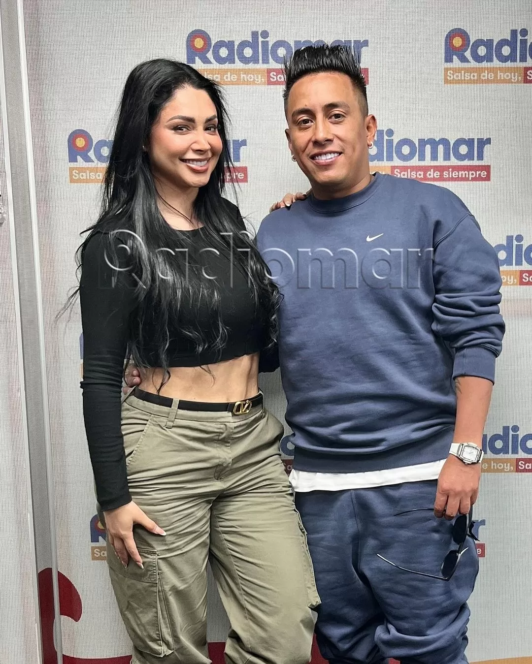 Pamela Franco y Christian Cueva promocionan su tema musical 'Cervecero'  / Radiomar