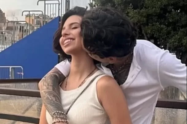 Ángela Aguilar y Christian Nodal confirmaron su relación sentimental/Foto: Hola USA