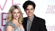 Cole Sprouse felicita a Lili Reinhart con romántica foto