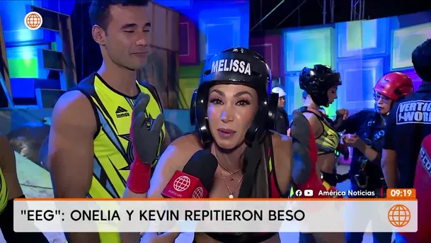 Melissa Loza sorprendida por el apasionado beso de Onelia Molina y Kevin Díaz / Captura Melissa Loza sorprendida por el apasionado beso de Onelia Molina y Kevin Díaz / Captura