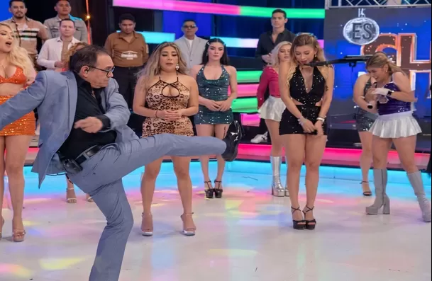 Conductor Ernesto Chavana patea dron y golpea a modelo en el rostro / Multimedios Conductor Ernesto Chavana patea dron y golpea a modelo en el rostro / Multimedios