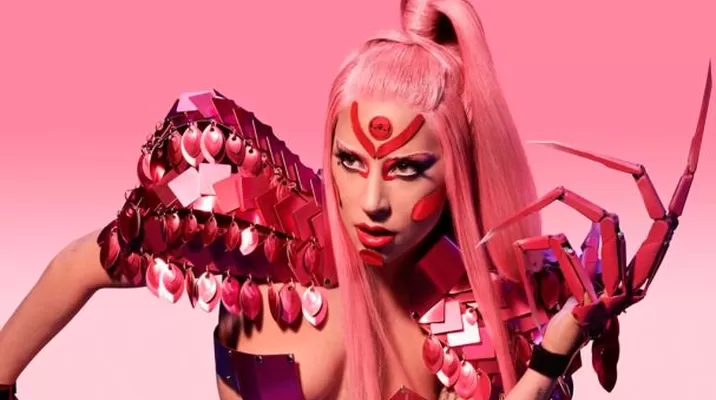 Lady Gaga pensaba lanzar el disco el próximo 10 de abril Lady Gaga pensaba lanzar el disco el próximo 10 de abril