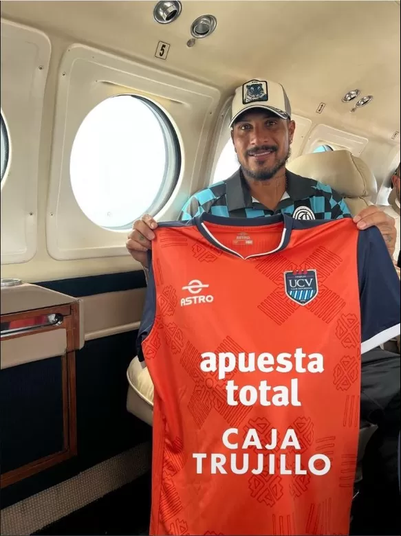 Paolo Guerrero ya se encuentra rumbo a la ciudad de Trujillo/Foto:Club César Vallejo