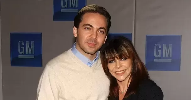 Cristian Castro junto a su madre Verónica. Fuente: AFP