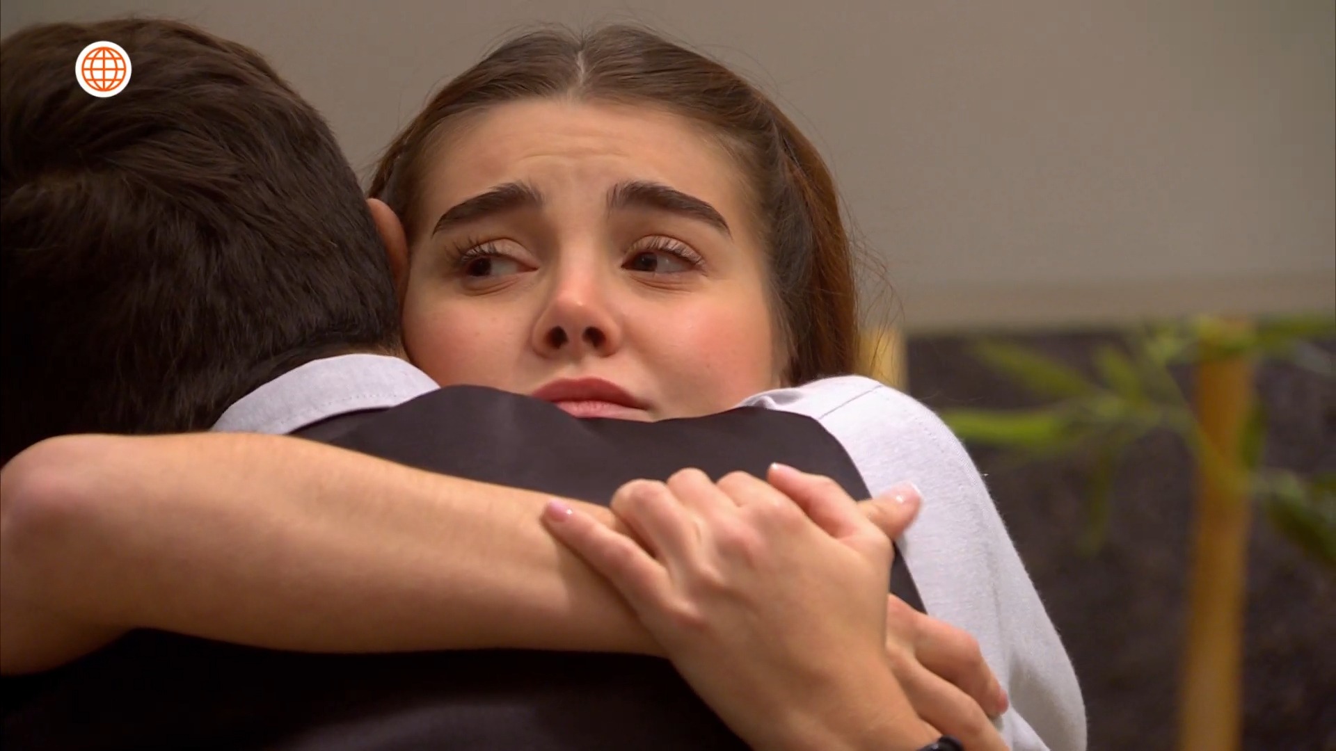 Laia se desahogó con Cristóbal tras problemas con su padre. Fuente: AméricaTV