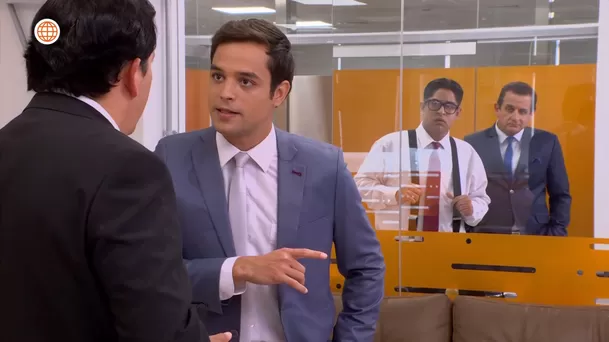 Cristóbal humilló y despidió cruelmente a trabajador de la corporación. Fuente: AméricaTV Cristóbal humilló y despidió cruelmente a trabajador de la corporación. Fuente: AméricaTV