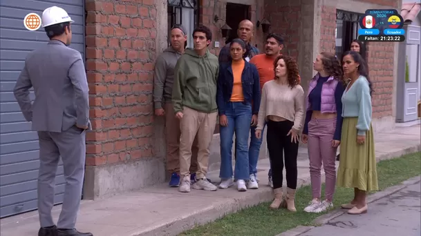 Cristóbal llamó ‘Julia’ a July con desprecio tras enfrentarlo por querer dejarlos en la calle. Fuente: AméricaTV Cristóbal llamó ‘Julia’ a July con desprecio tras enfrentarlo por querer dejarlos en la calle. Fuente: AméricaTV