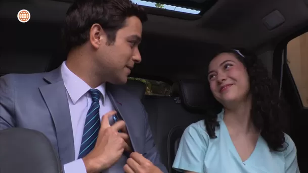 Cristóbal logró sacarle el número de teléfono a Lucero con particular método. Fuente: AméricaTV Cristóbal logró sacarle el número de teléfono a Lucero con particular método. Fuente: AméricaTV