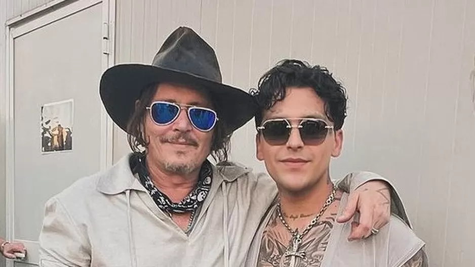  Christian Nodal presume foto junto con Johnny Depp. Fuente: Instagram