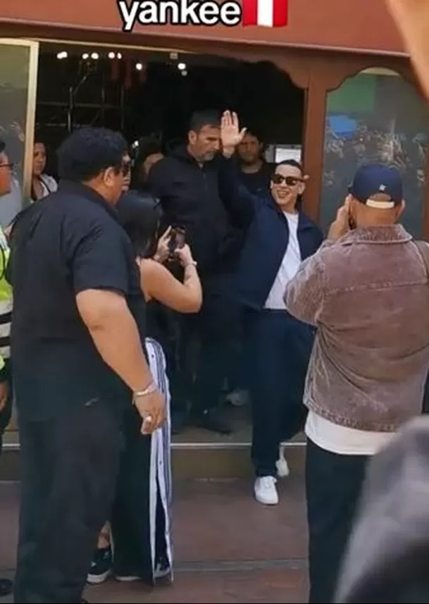 Daddy Yankee en el Barrio Chino / TikTok