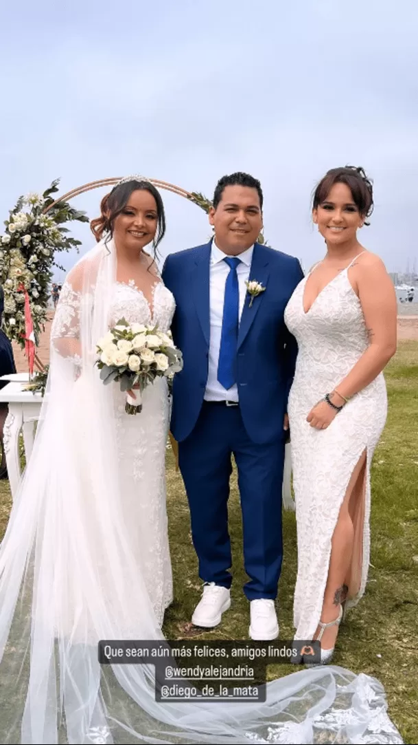 Daniela Darcourt asistió a una boda vestida igual que la novia. Fuente: Instagram Daniela Darcourt asistió a una boda vestida igual que la novia. Fuente: Instagram