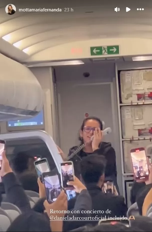Daniela Darcourt cantó a capela durante el vuelo que la llevó de regreso a Lima desde Arequipa/Foto: Instagram Daniela Darcourt cantó a capela durante el vuelo que la llevó de regreso a Lima desde Arequipa/Foto: Instagram