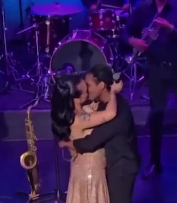 Al parecer, Daniela Darcourt y Waldr Felipa decidieron darse una nueva oportunidad, pues hace unos días, la cantante le dedicó el tema ‘Amor mío’ al bailarín / Captura / América Espectáculos