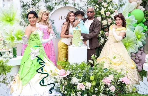 En diciembre de 2024, Jefferson Farfán y Darinka Ramírez celebraron a lo grande los dos años de su hija / Instagram En diciembre de 2024, Jefferson Farfán y Darinka Ramírez celebraron a lo grande los dos años de su hija / Instagram