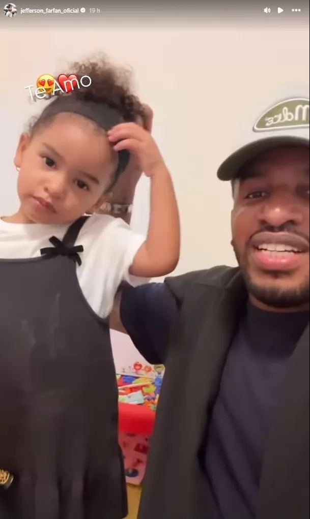 Darinka Ramírez aseguró que Jefferson Farfán no se preocupó por caída de su hija. Fuente: Instagram Darinka Ramírez aseguró que Jefferson Farfán no se preocupó por caída de su hija. Fuente: Instagram