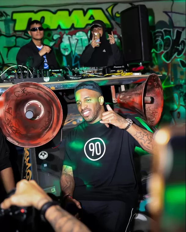 Jefferson Farfán es acusado de no querer firmar permiso para que su hija viaje fuera del Perú / Instagram