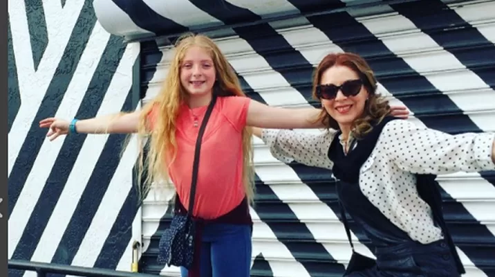 Edith González y su hija Constanza. Foto: Noticieros Televisa Edith González y su hija Constanza. Foto: Noticieros Televisa